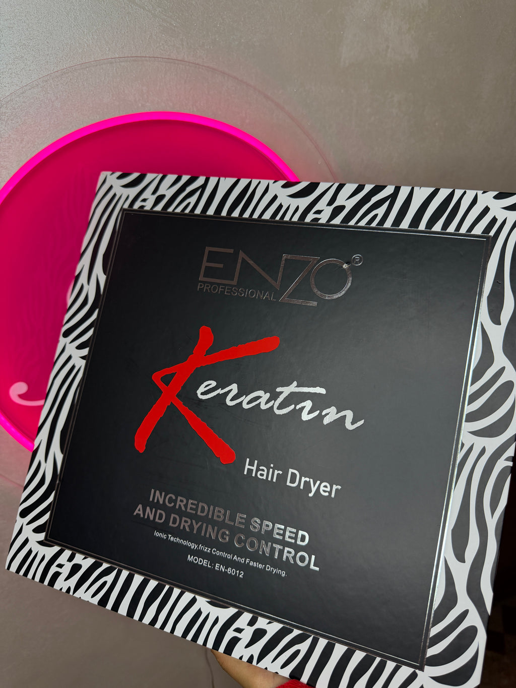 Sèche cheveux enzo keratine