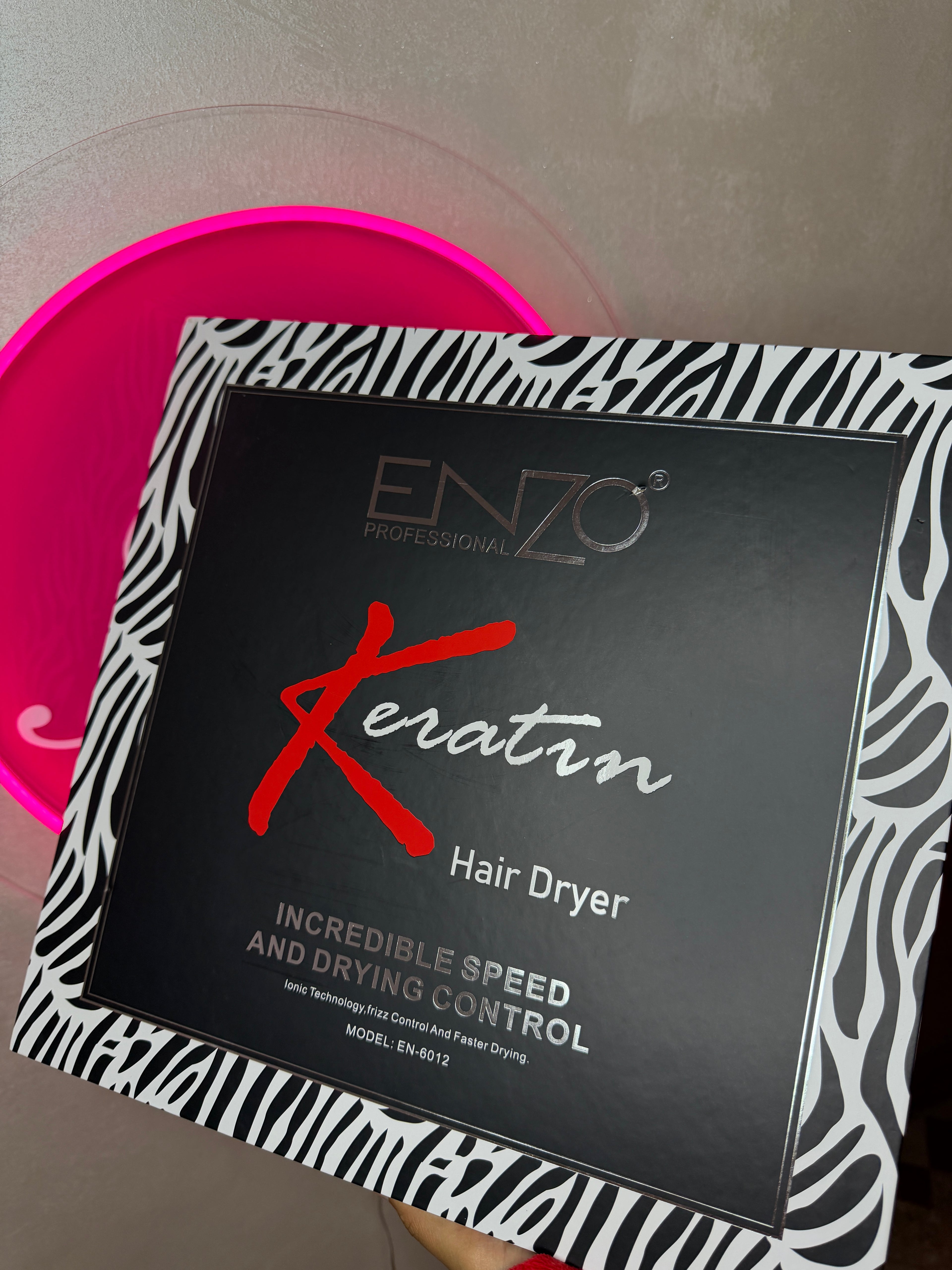 Sèche cheveux enzo keratine